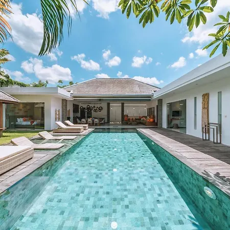 Villa Samar - Stunning 4Br Villa In Central Berawa !